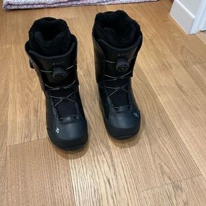 Like New K2 Maysis 9.5 BOA wide snowboarding boots!!!!
